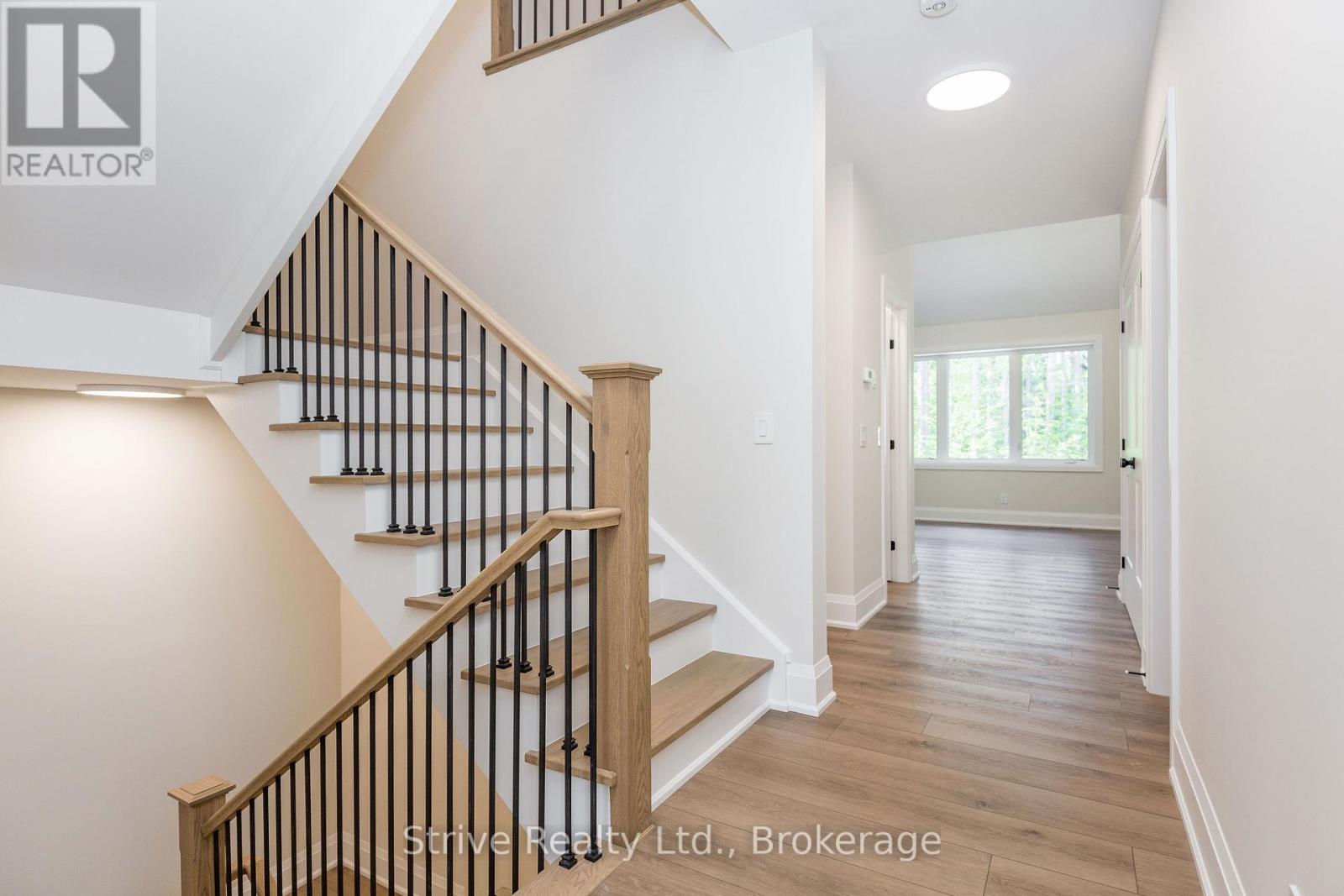 14 Northland Court, Oro-Medonte, Ontario  L9J 1C4 - Photo 5 - S13716276