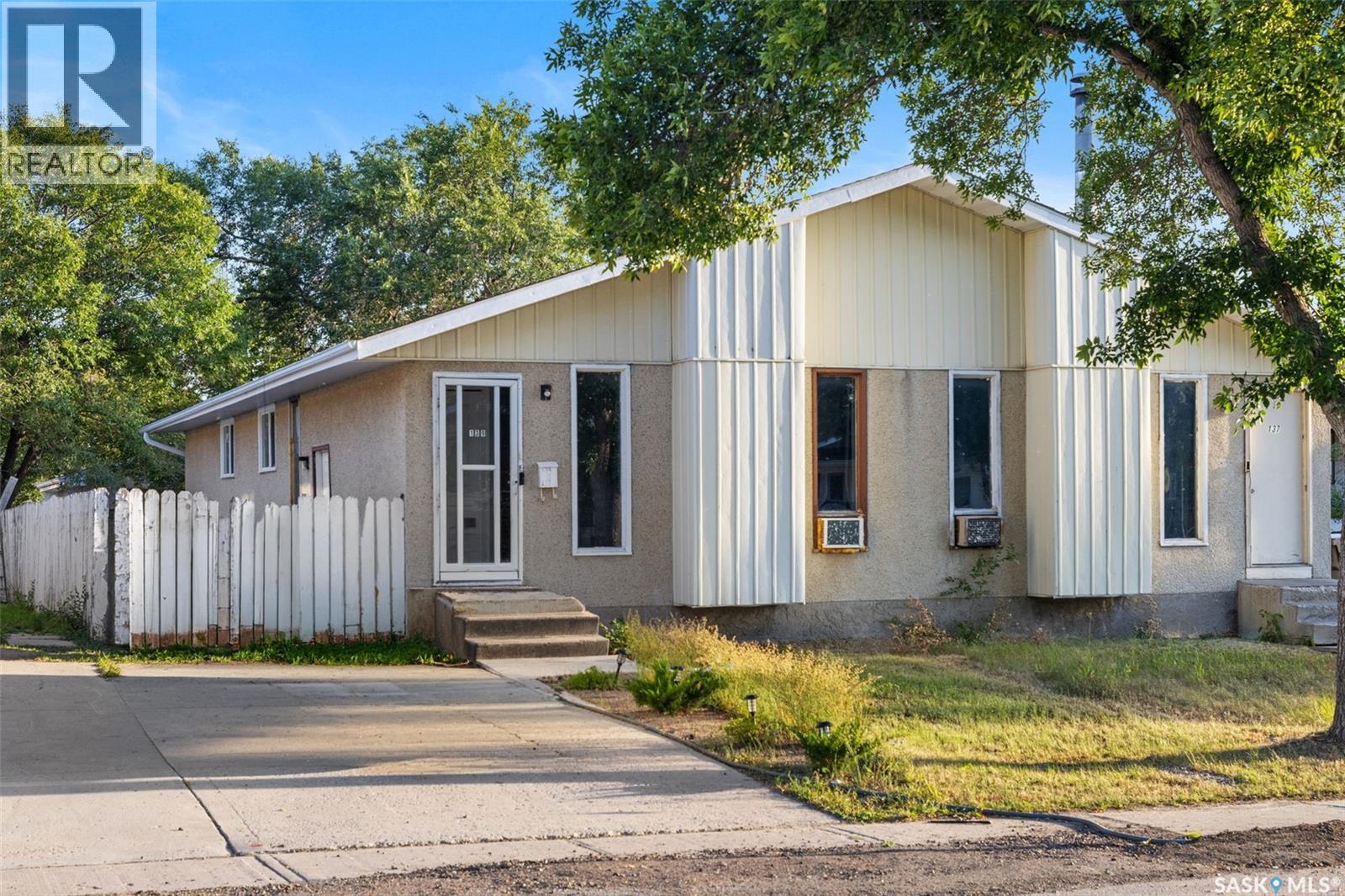 139 Thomson Avenue, Regina, Saskatchewan  S4N 5L2 - Photo 1 - SK046673