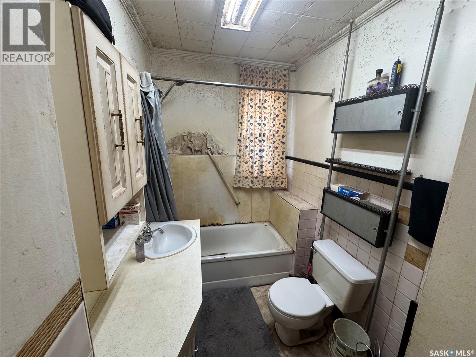110 Railway Avenue, Strasbourg, Saskatchewan  S0G 4V0 - Photo 11 - SK046555