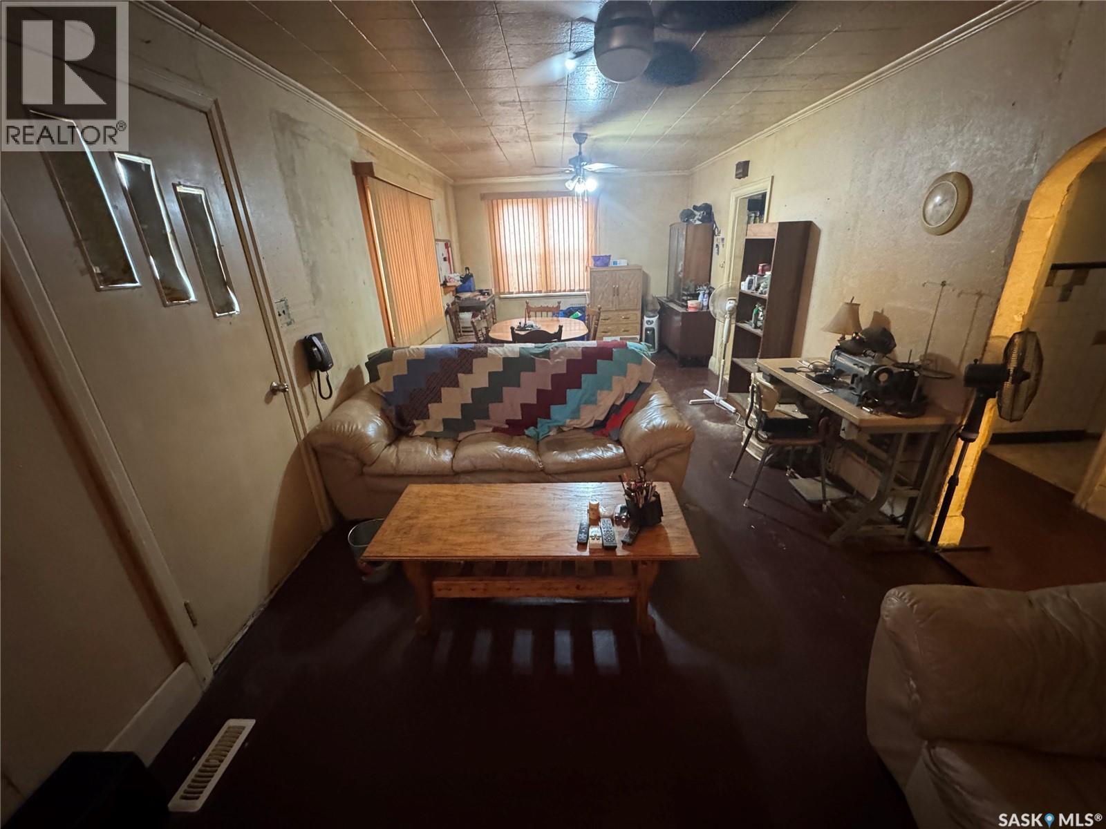 110 Railway Avenue, Strasbourg, Saskatchewan  S0G 4V0 - Photo 3 - SK046555
