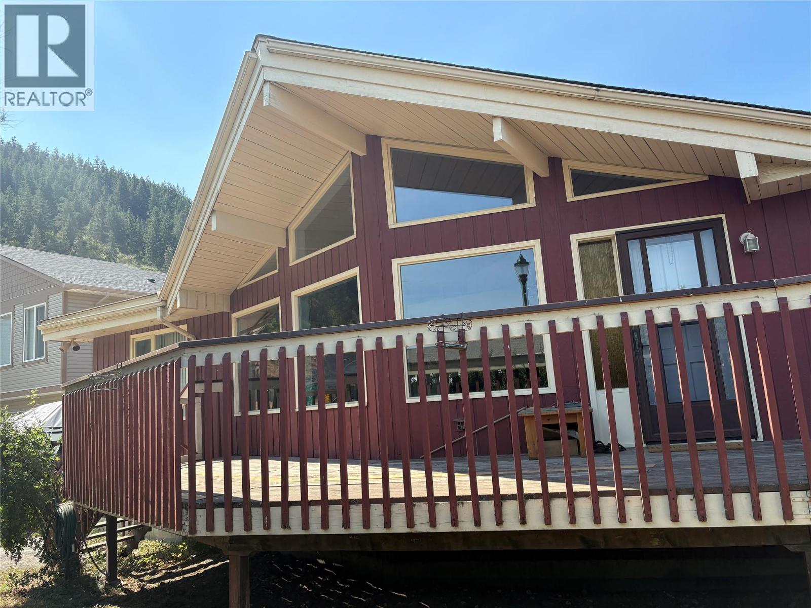 304 Brooke Drive, Chase, British Columbia  V0E 1M0 - Photo 4 - 10395361