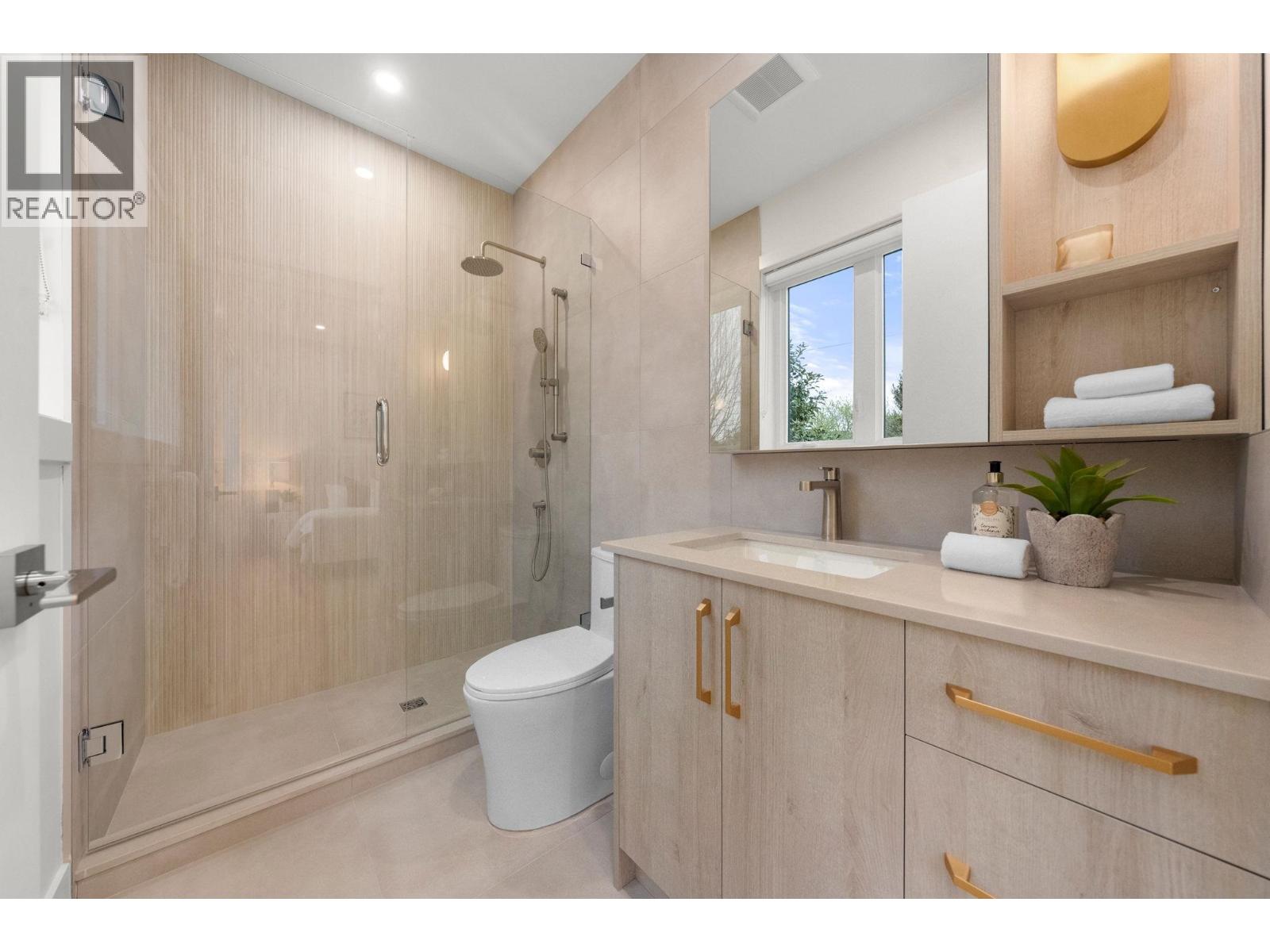 1 1582 E 2nd Avenue, Vancouver, British Columbia V5N 1C7 - Photo 33 - R3159258