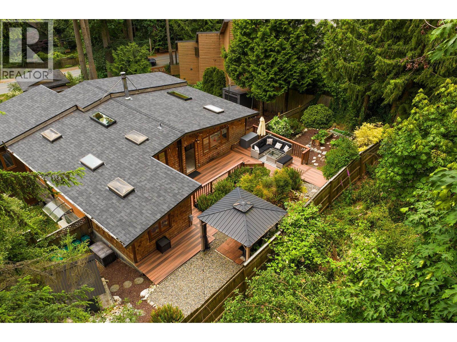 1222 MILLER ROAD, Bowen Island, British Columbia