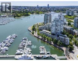 1067 MARINASIDE CRESCENT, Vancouver, British Columbia