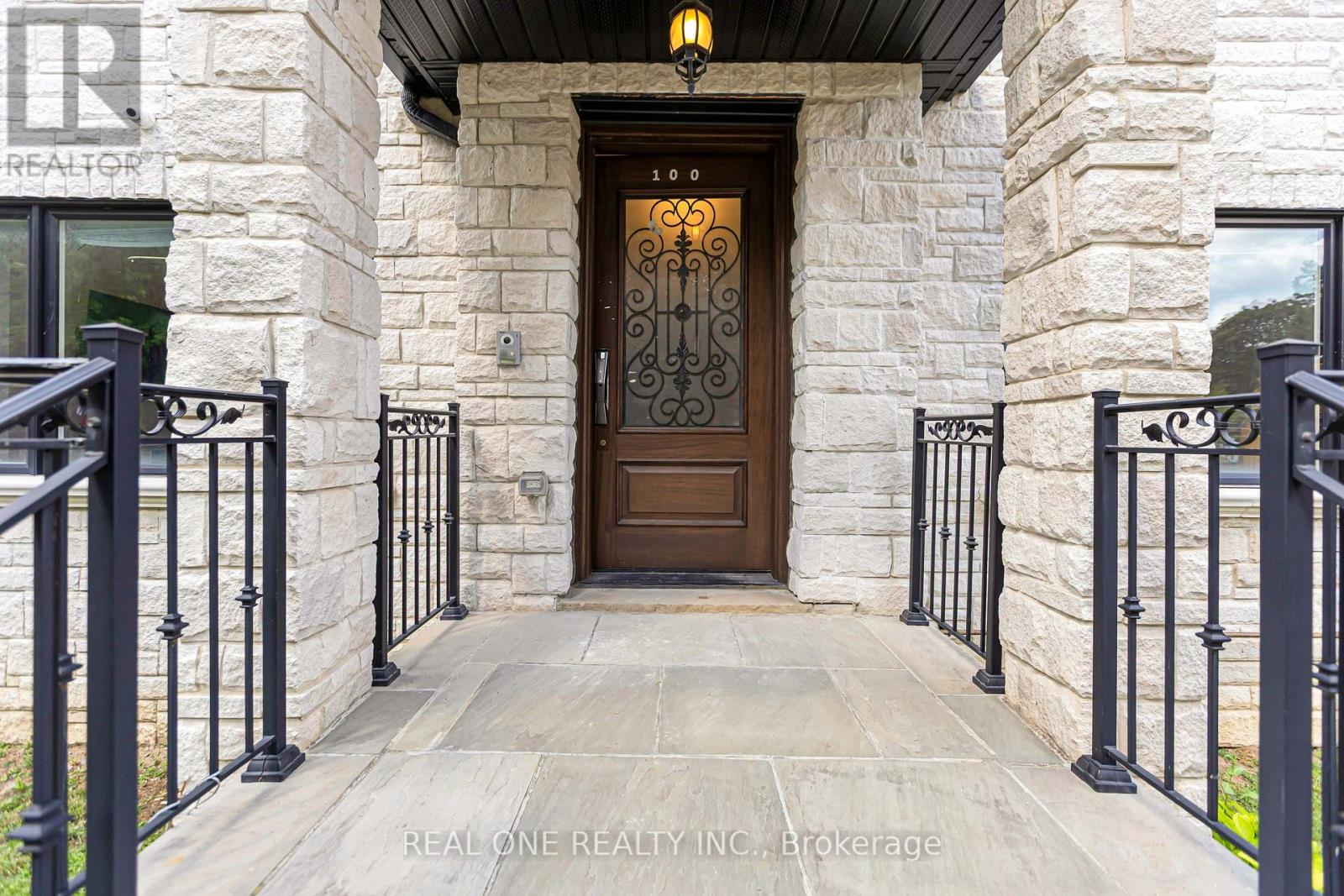100 Ridelle Avenue, Toronto, Ontario  M6B 1J6 - Photo 2 - C13715548