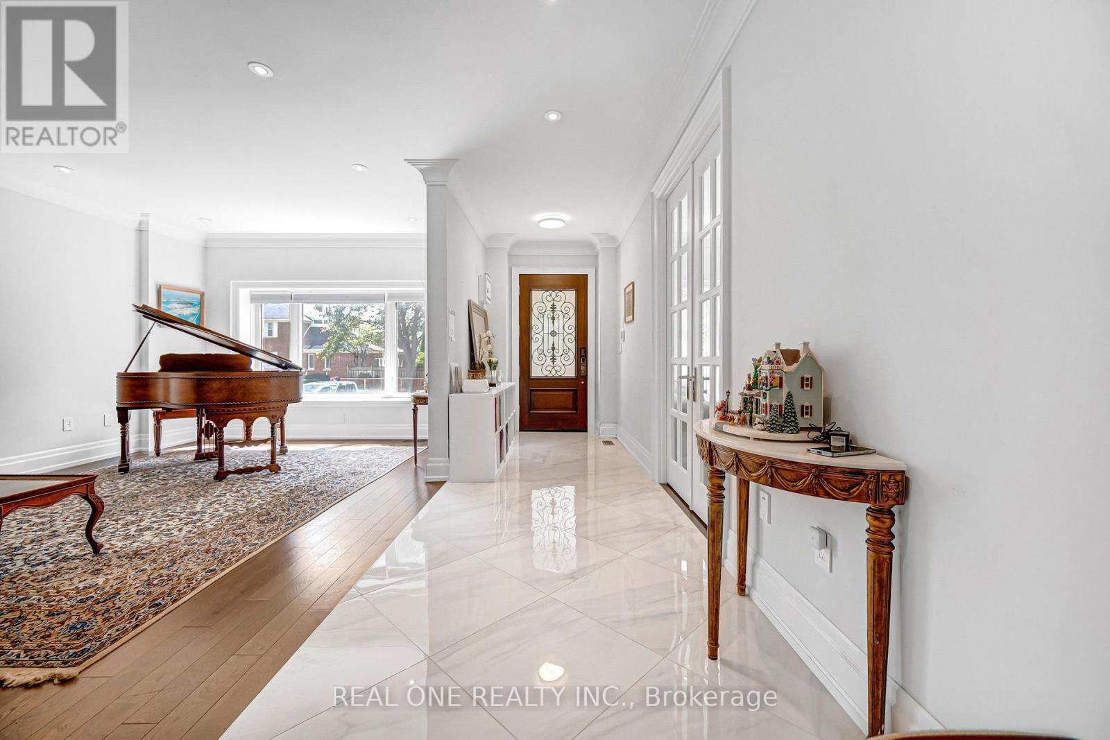 100 Ridelle Avenue, Toronto, Ontario  M6B 1J6 - Photo 3 - C13715548