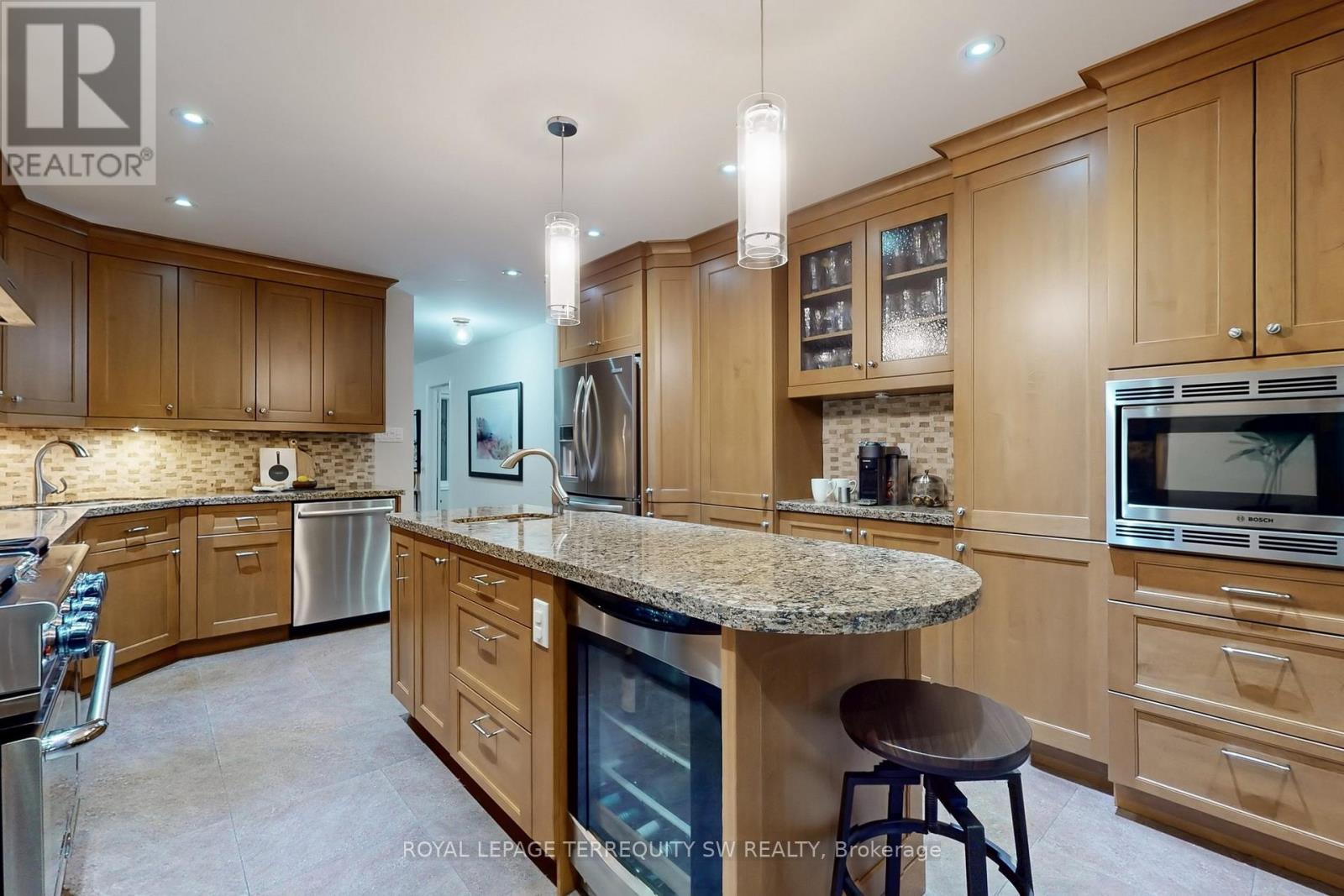8 Chalmers Court, Brampton, Ontario  L6Z 3G9 - Photo 10 - W13716268