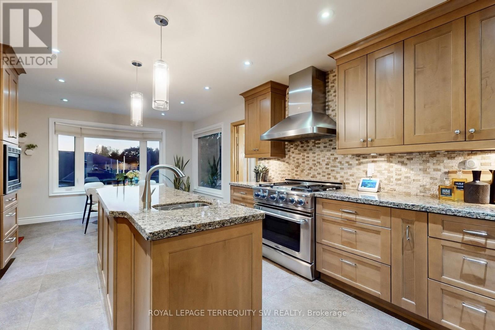 8 Chalmers Court, Brampton, Ontario  L6Z 3G9 - Photo 12 - W13716268
