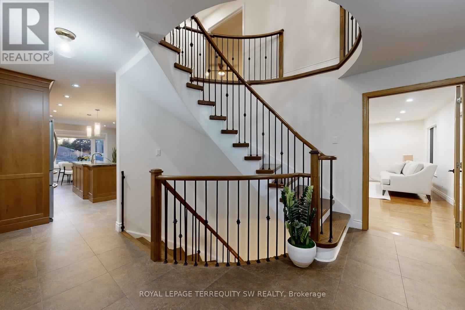 8 Chalmers Court, Brampton, Ontario  L6Z 3G9 - Photo 16 - W13716268