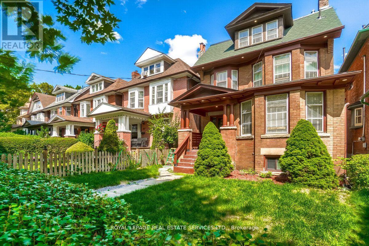 31 TYNDALL AVENUE, Toronto, Ontario