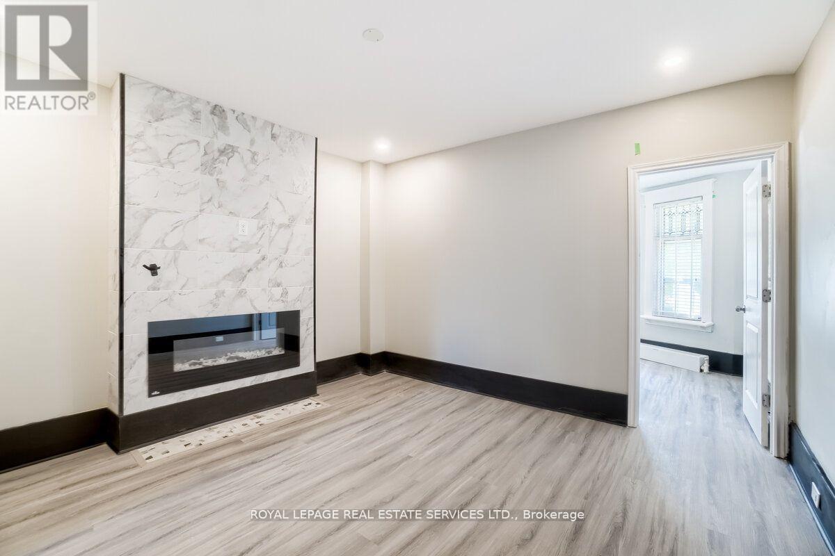 31 Tyndall Avenue, Toronto, Ontario  M6K 2E9 - Photo 3 - W13716274