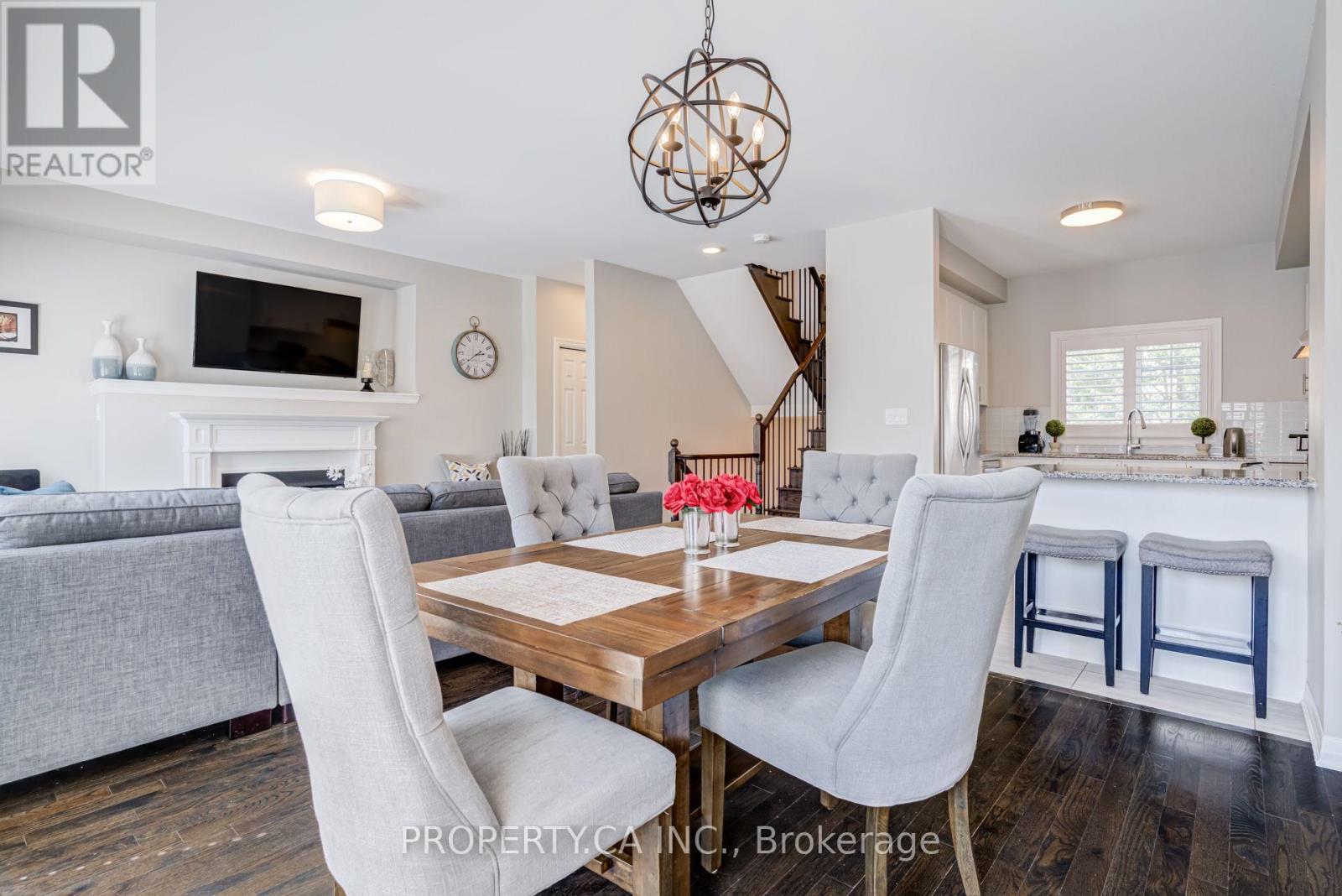 1226 Azinger Lane, Mississauga, Ontario  L5E 0A7 - Photo 10 - W13716278