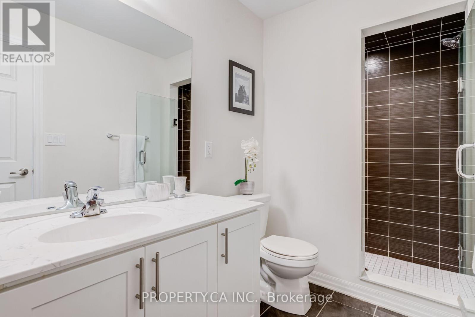 1226 Azinger Lane, Mississauga, Ontario  L5E 0A7 - Photo 20 - W13716278