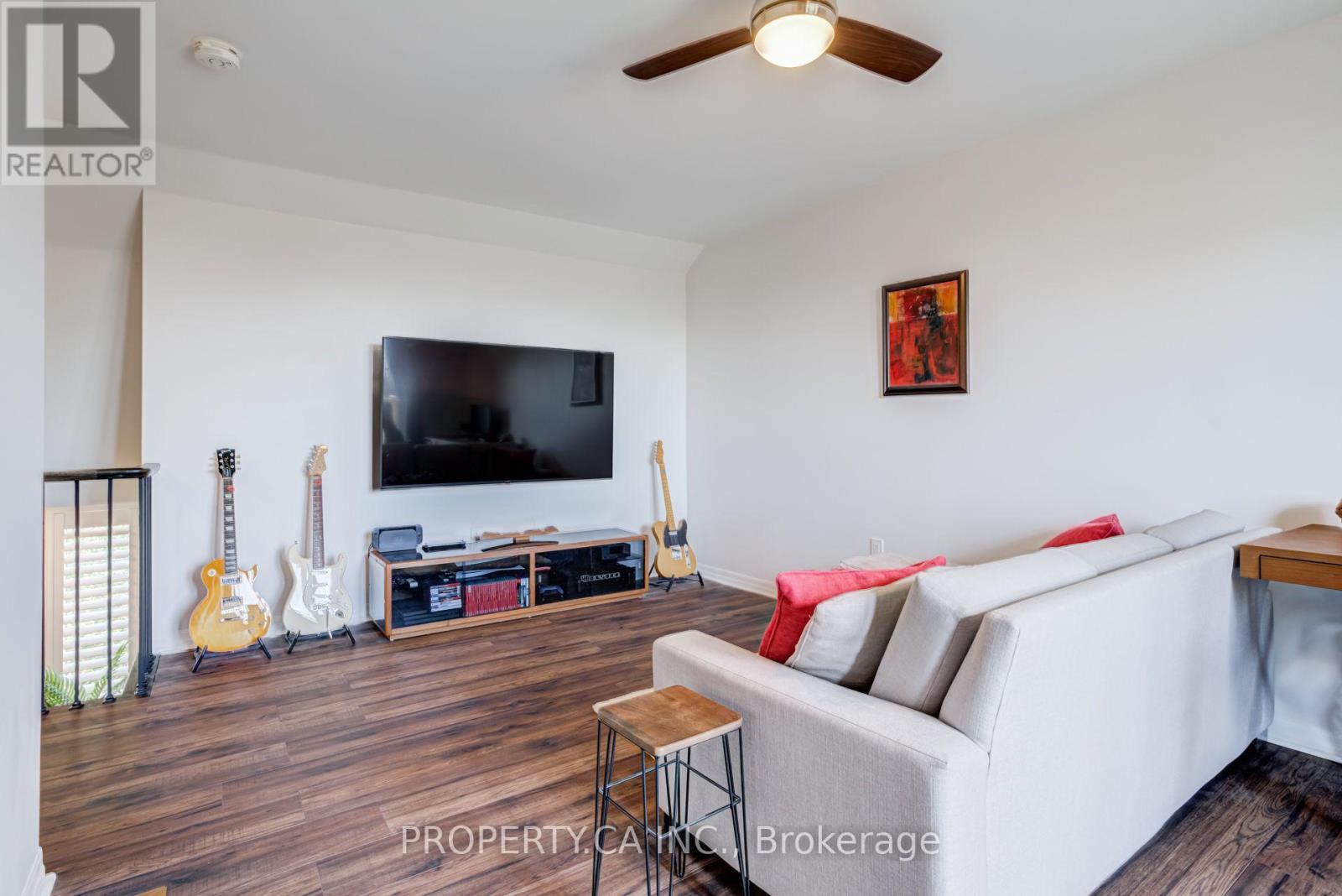 1226 Azinger Lane, Mississauga, Ontario  L5E 0A7 - Photo 25 - W13716278
