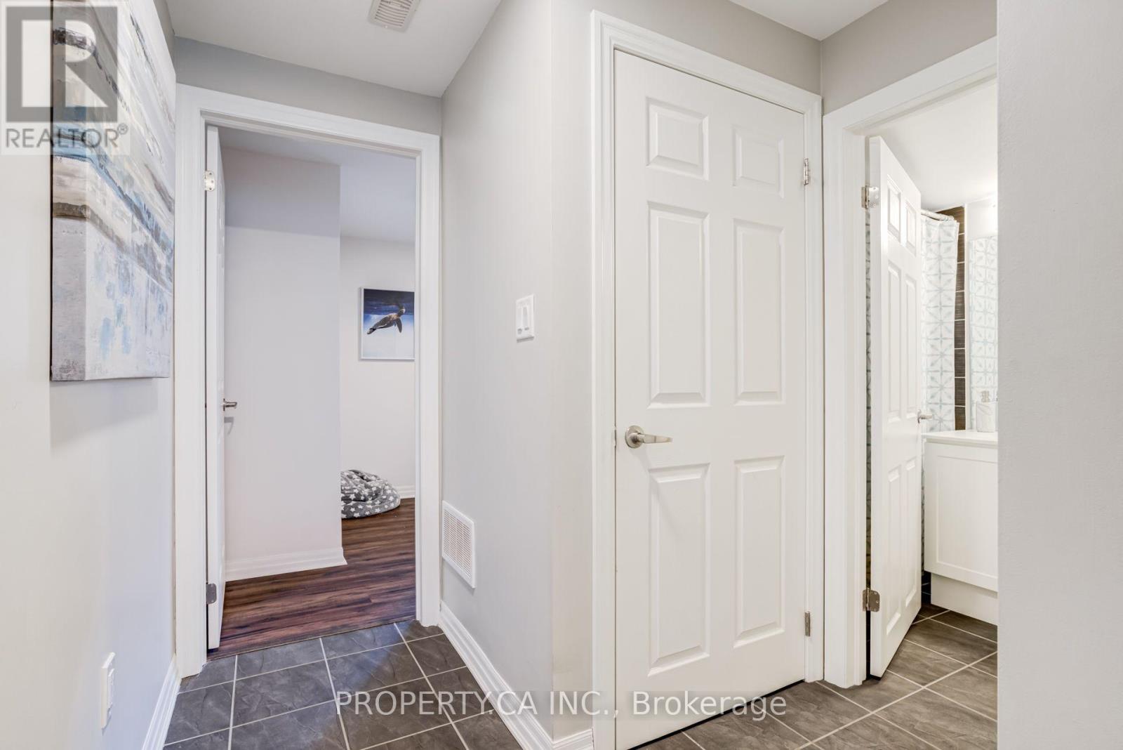 1226 Azinger Lane, Mississauga, Ontario  L5E 0A7 - Photo 30 - W13716278