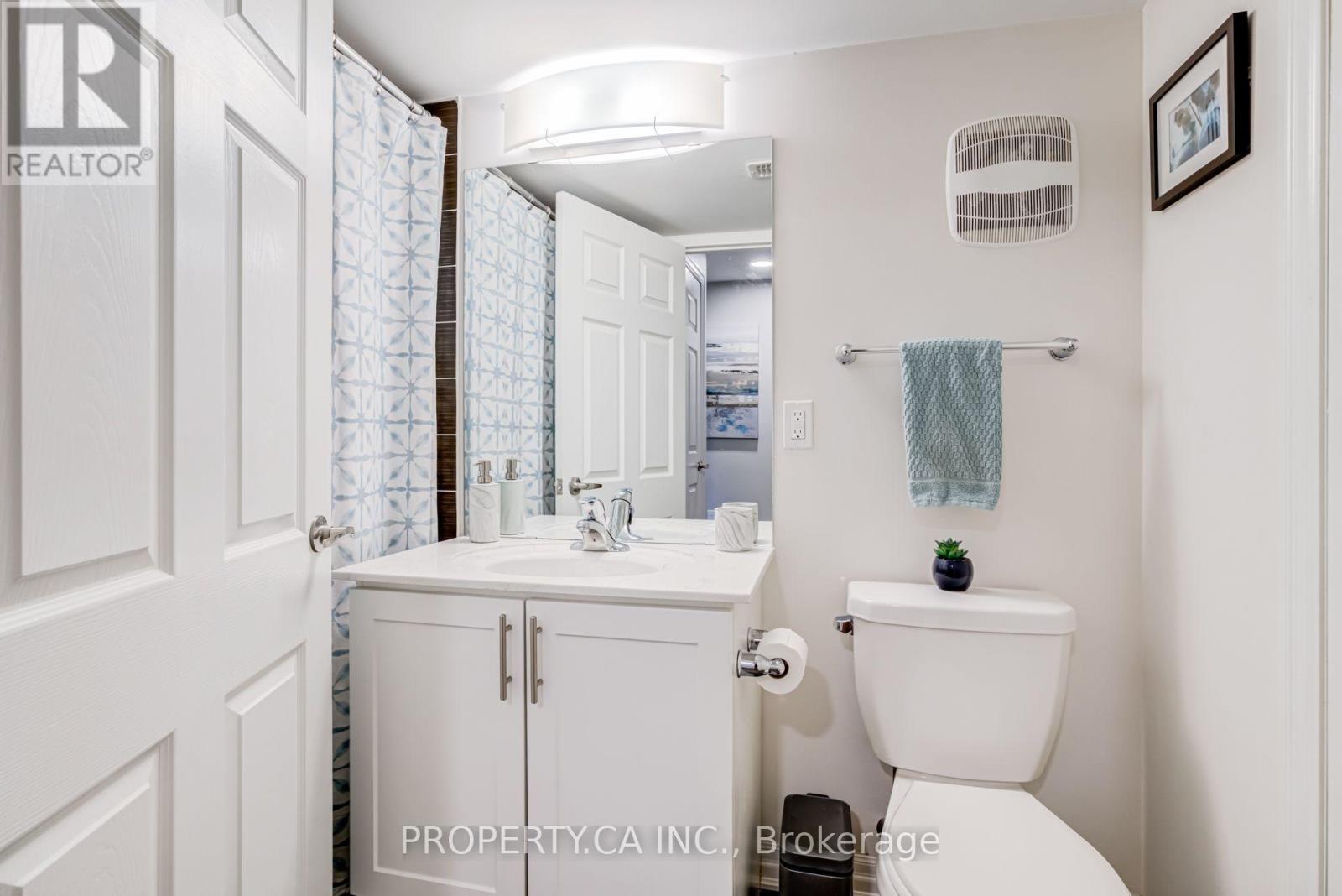 1226 Azinger Lane, Mississauga, Ontario  L5E 0A7 - Photo 33 - W13716278