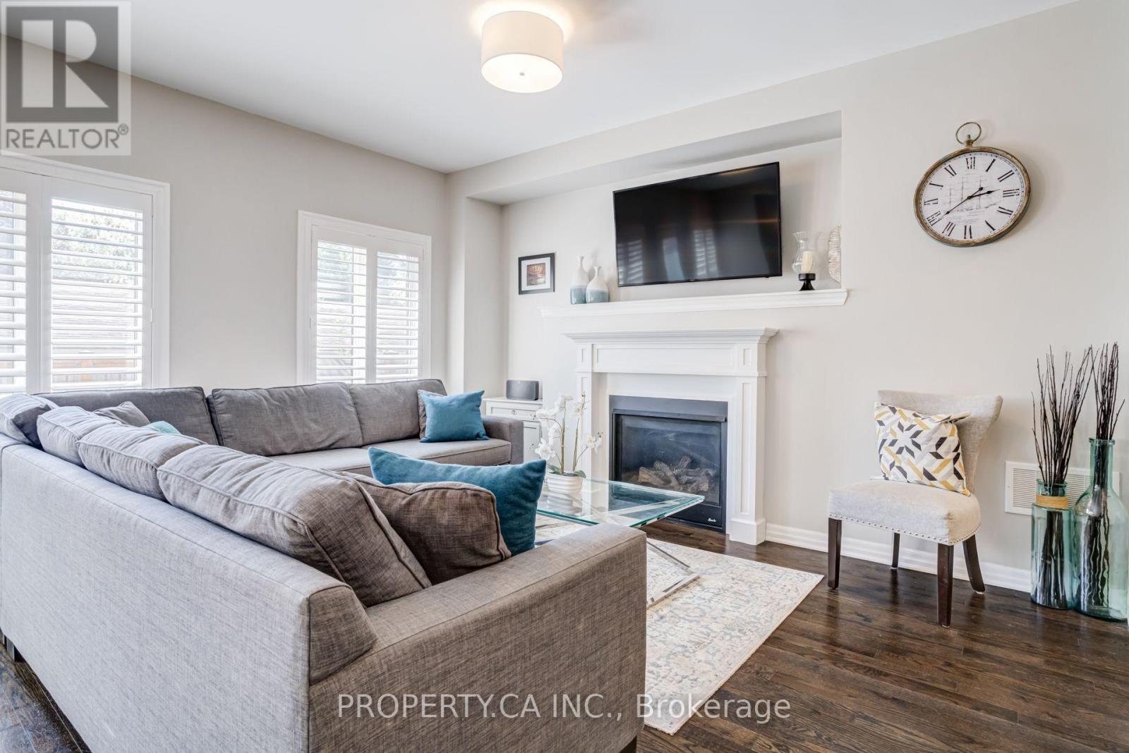 1226 Azinger Lane, Mississauga, Ontario  L5E 0A7 - Photo 7 - W13716278
