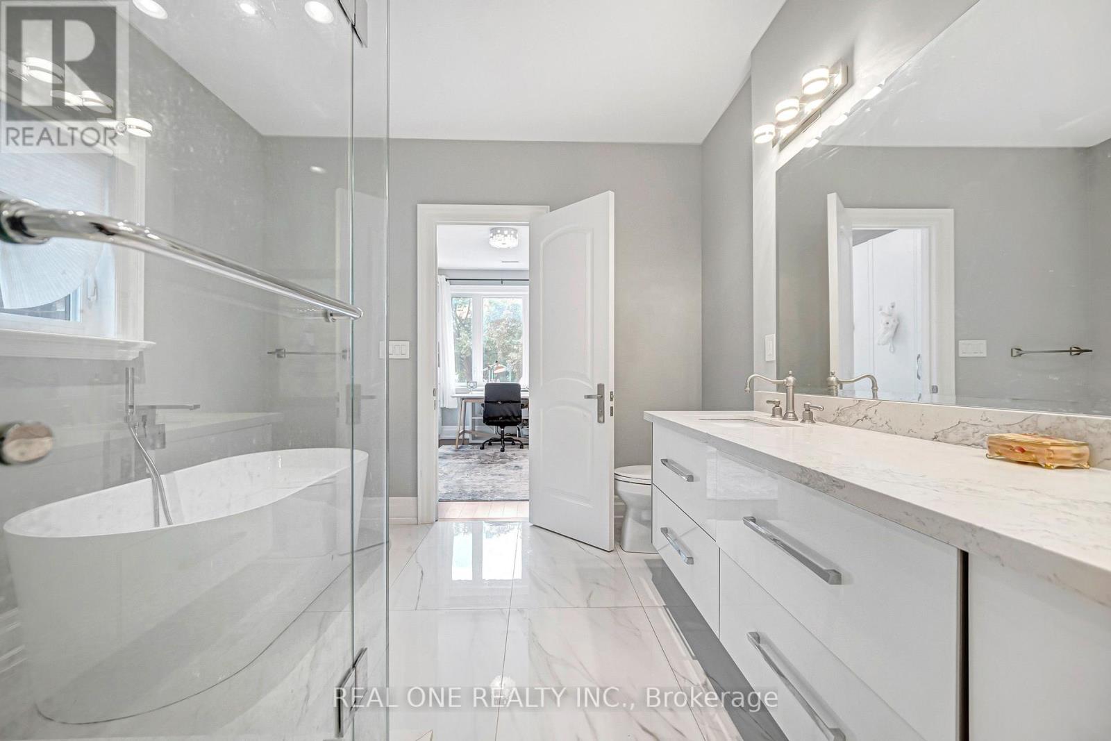 100 Ridelle Avenue, Toronto, Ontario  M6B 1J6 - Photo 30 - C13715548