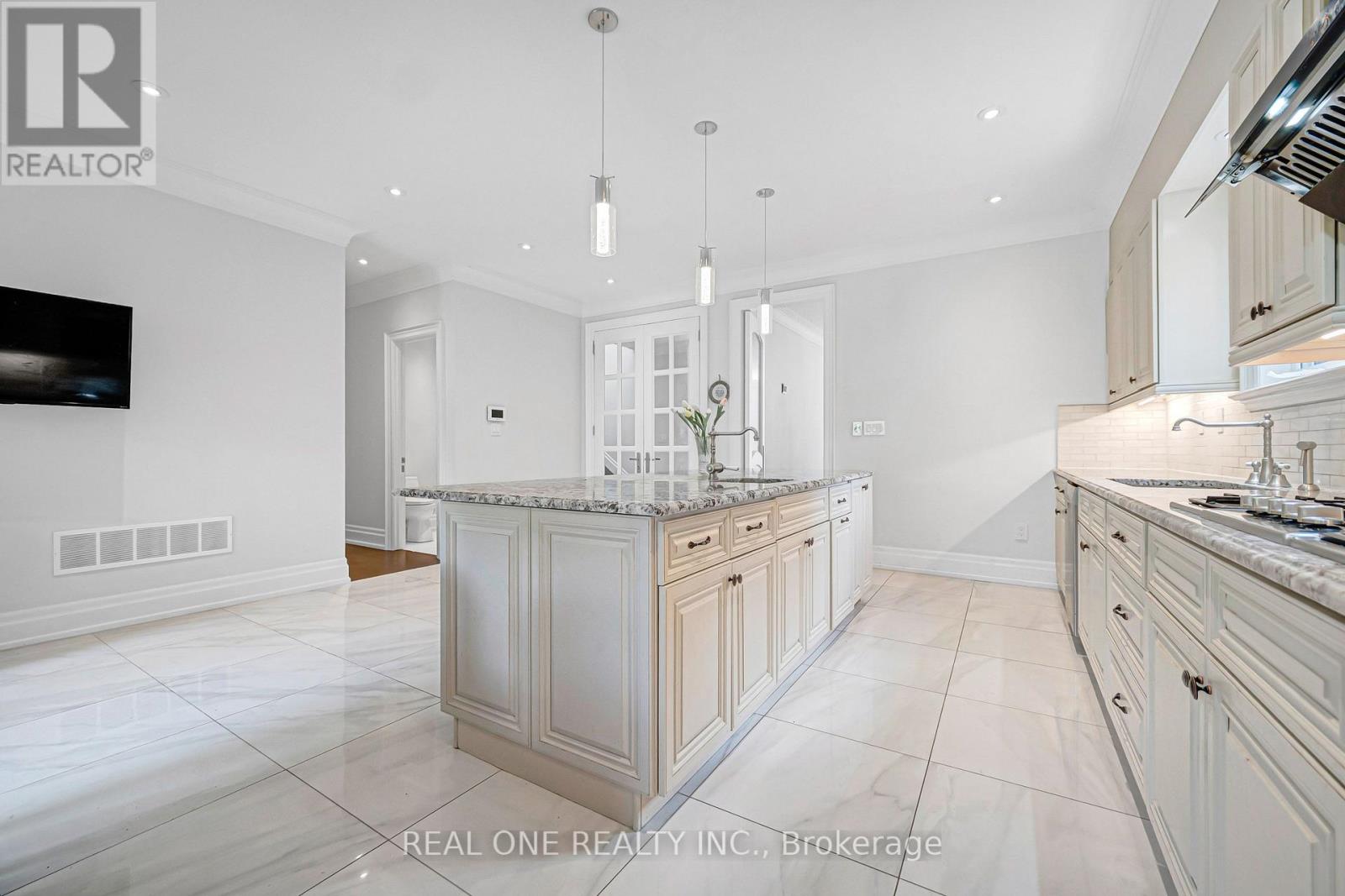 100 Ridelle Avenue, Toronto, Ontario  M6B 1J6 - Photo 18 - C13715548