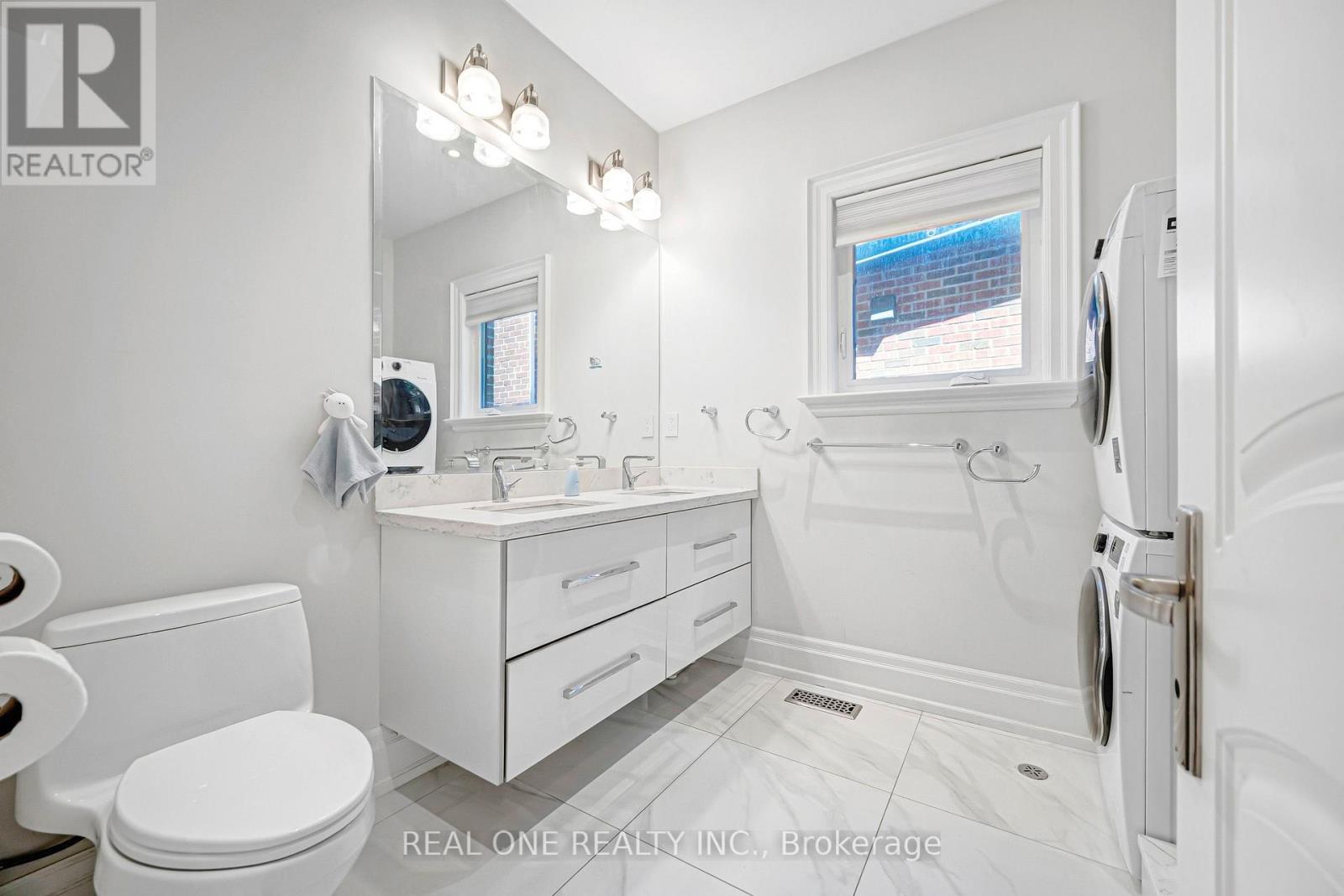 100 Ridelle Avenue, Toronto, Ontario  M6B 1J6 - Photo 38 - C13715548
