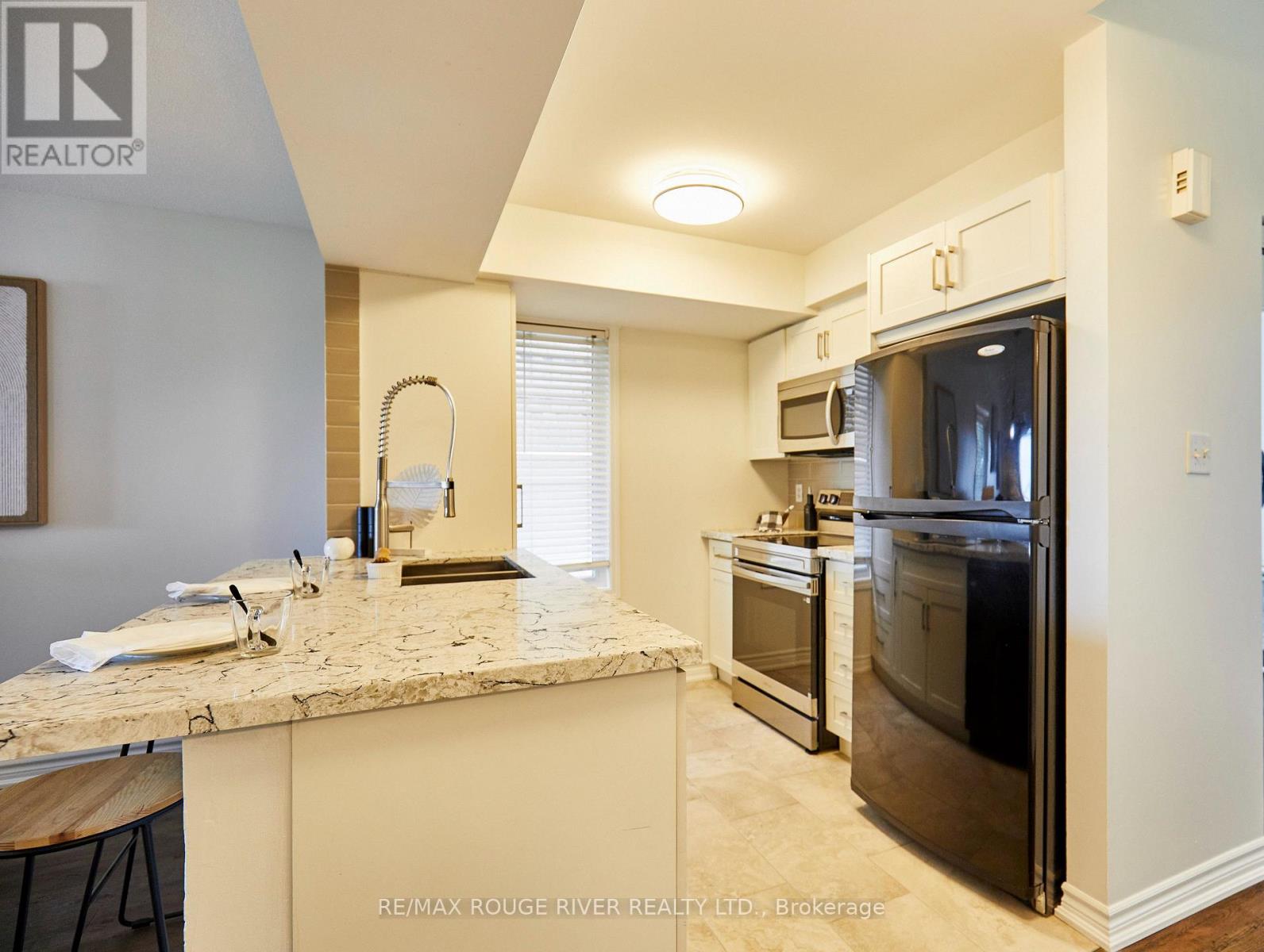 3 - 92 Petra Way, Whitby (Pringle Creek), Ontario  L1R 0A3 - Photo 3 - E13715648