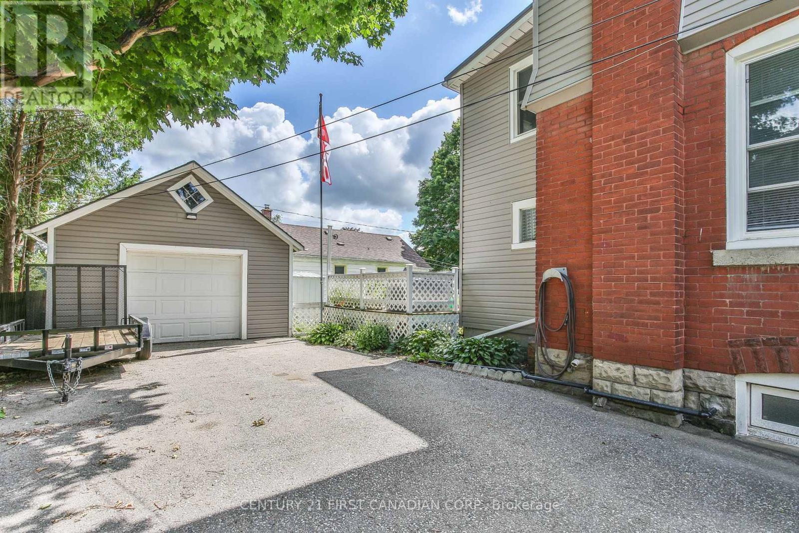 308 Broadway Street, Tillsonburg, Ontario  N4G 3S1 - Photo 2 - X13716328