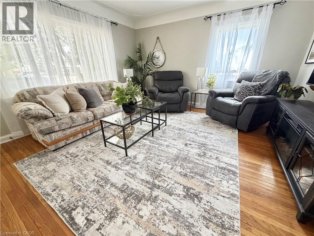 446 Upper Gage Avenue, Hamilton, Ontario  L8V 4H9 - Photo 3 - 40857623