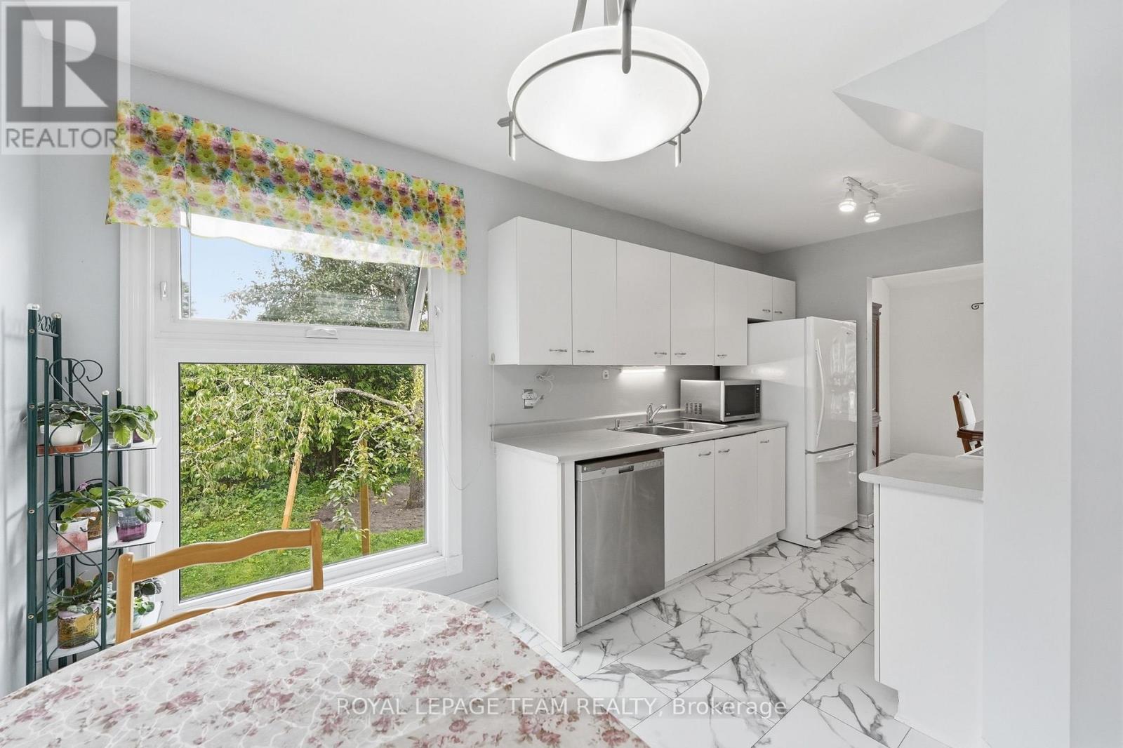 66 Armadale Crescent, Ottawa, Ontario  K2J 3Z3 - Photo 8 - X13716372