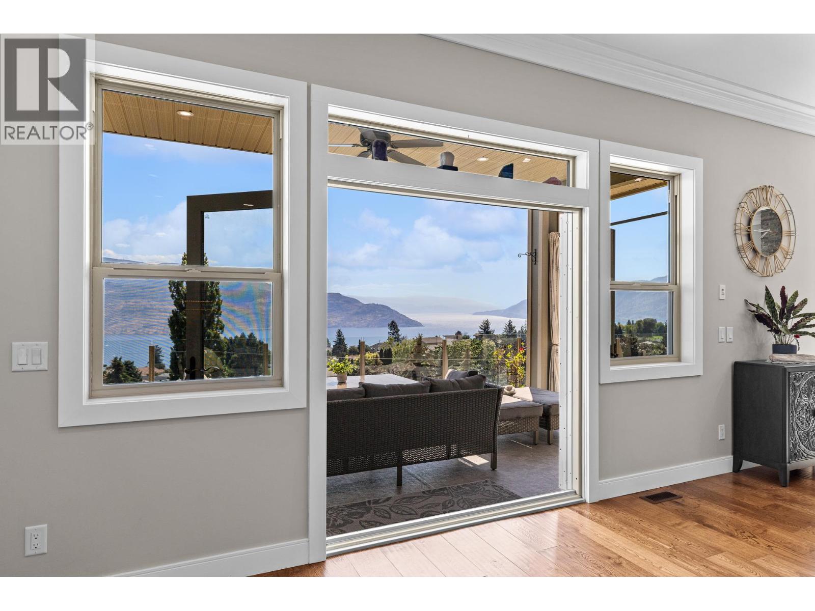 6112 Seymoure Avenue, Peachland, British Columbia  V0H 1X4 - Photo 4 - 10398777