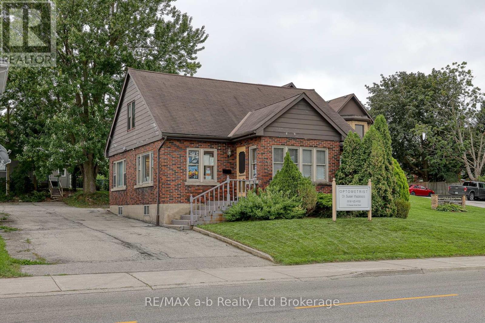 77 CHARLES STREET W, Ingersoll, Ontario