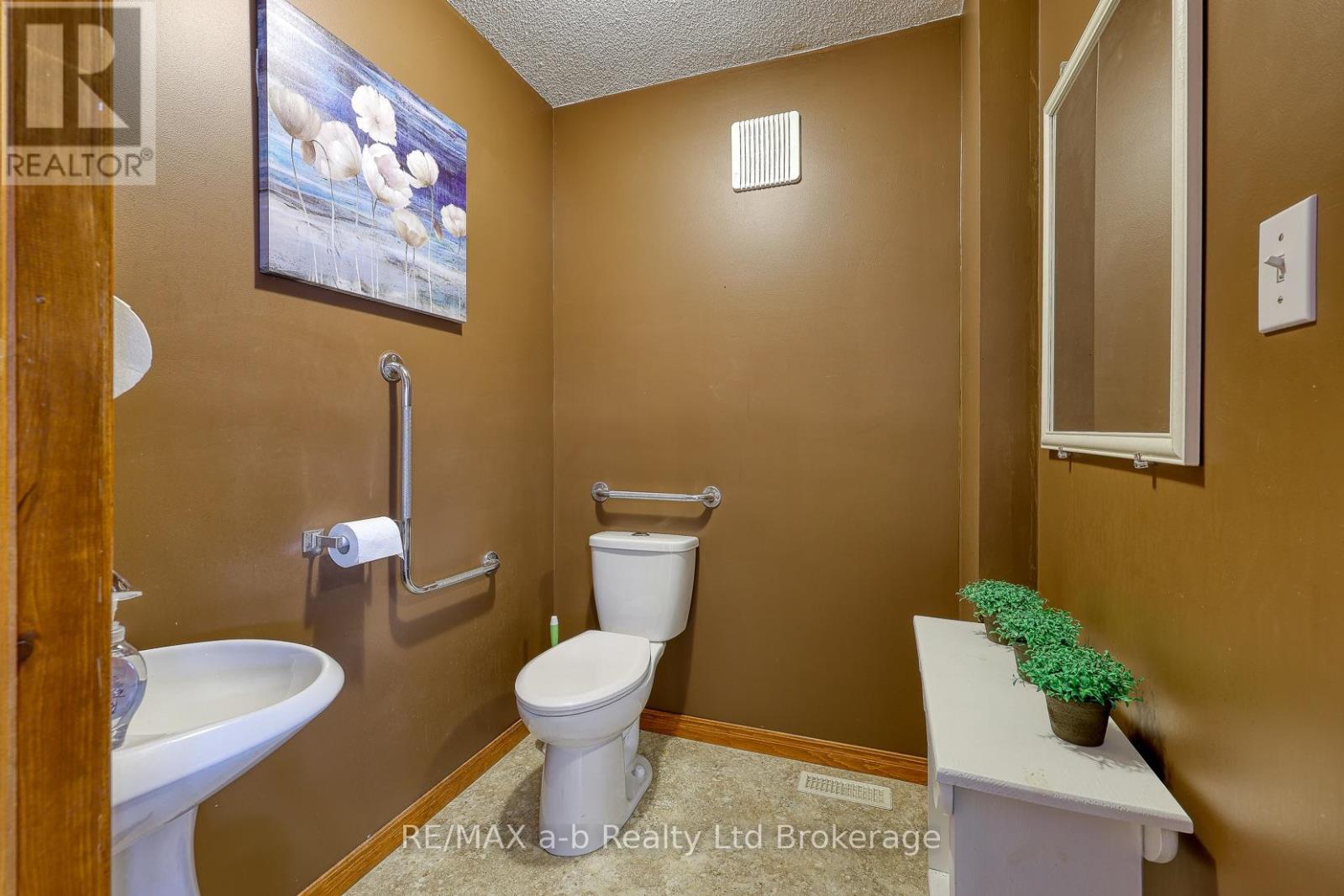 77 Charles Street W, Ingersoll, Ontario  N5C 2L7 - Photo 16 - X13716330