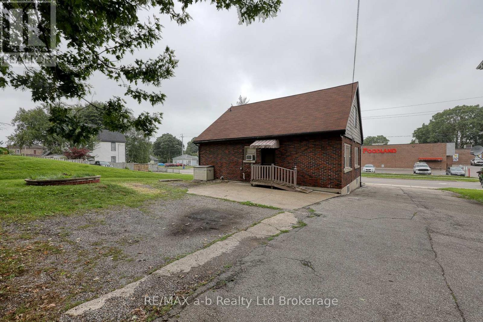 77 Charles Street W, Ingersoll, Ontario  N5C 2L7 - Photo 3 - X13716330