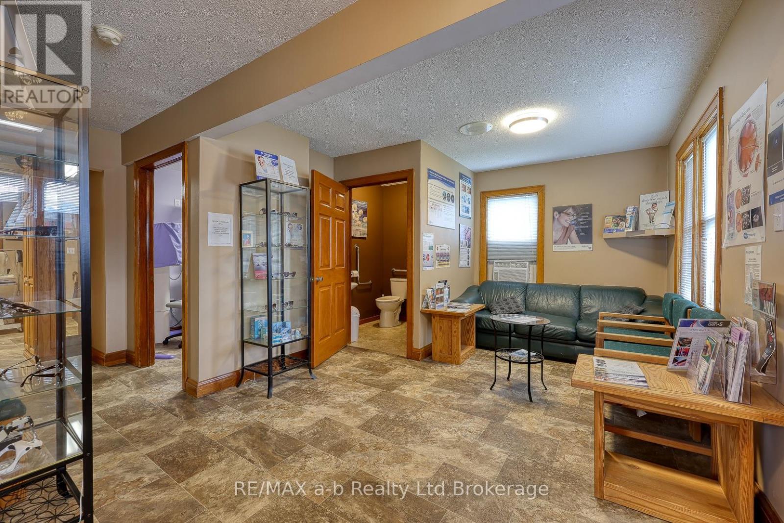 77 Charles Street W, Ingersoll, Ontario  N5C 2L7 - Photo 4 - X13716330