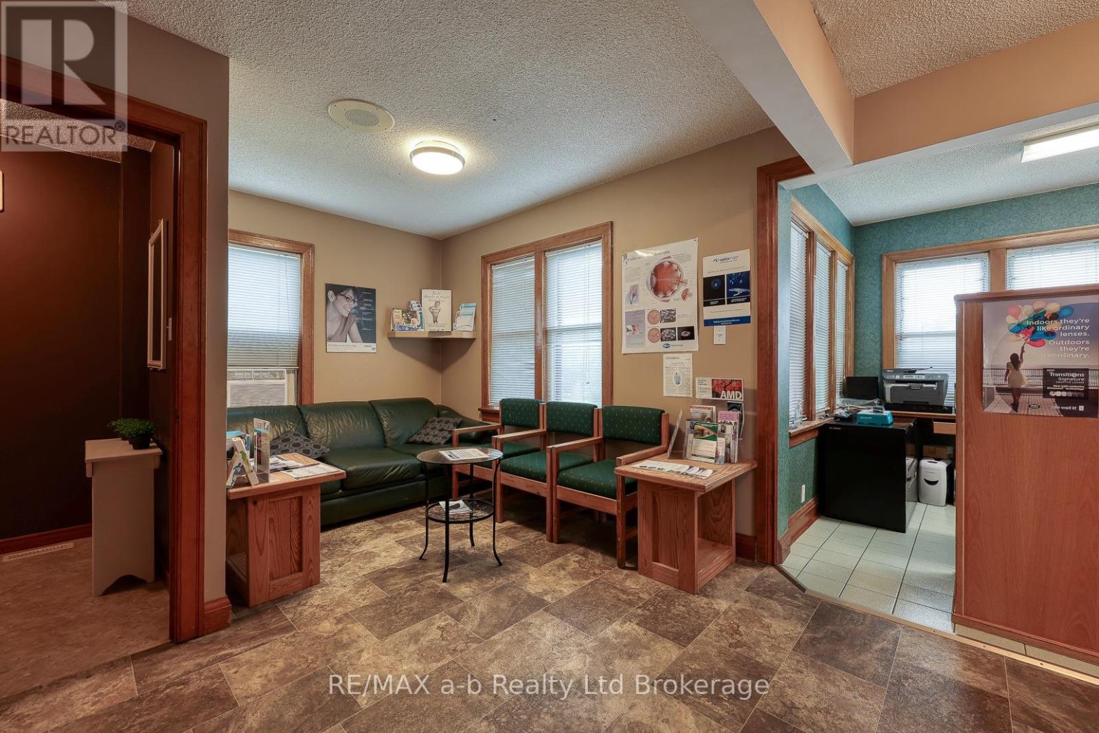 77 Charles Street W, Ingersoll, Ontario  N5C 2L7 - Photo 5 - X13716330