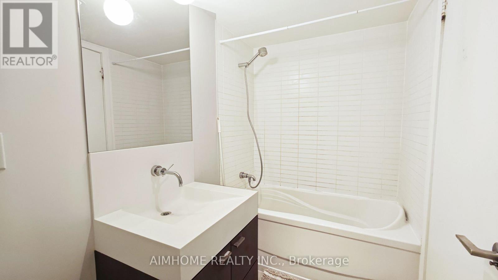 1510 - 110 Charles Street E, Toronto, Ontario  M4Y 1T5 - Photo 12 - C13716370