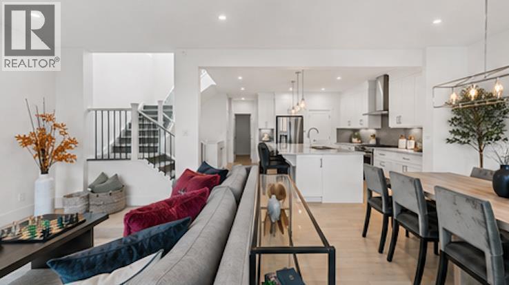 198 Annette Landing NW, Calgary, Alberta  T3R 2K2 - Photo 3 - A2340001
