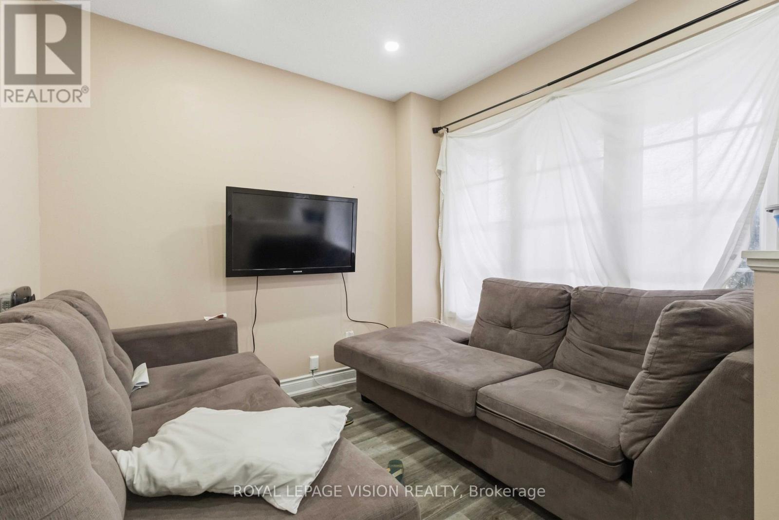 1815 Dalhousie Crescent, Oshawa, Ontario L1G 8C5 - Photo 6 - E13716332