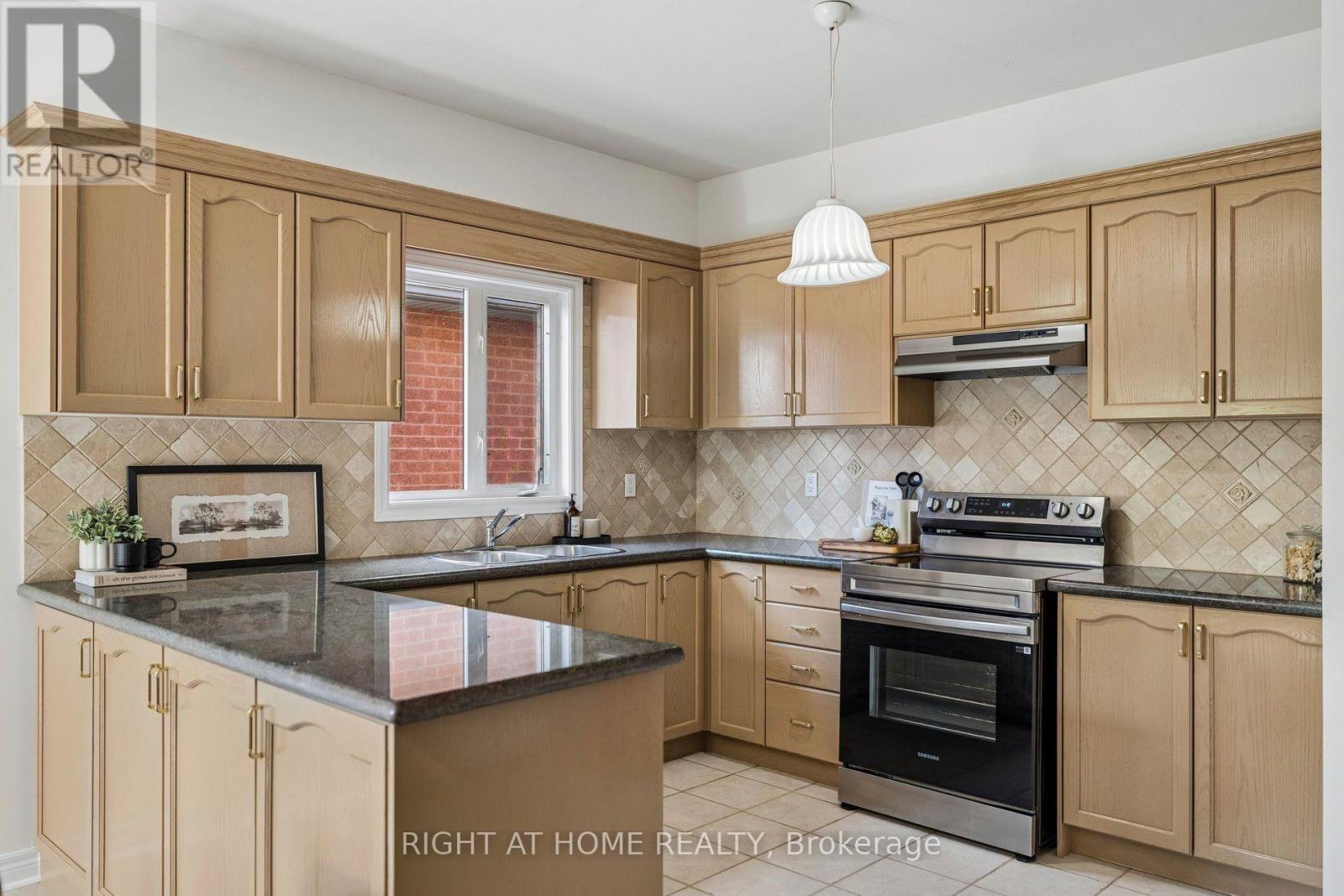 251 Sonoma Boulevard, Vaughan, Ontario  L4H 1R5 - Photo 13 - N13716362