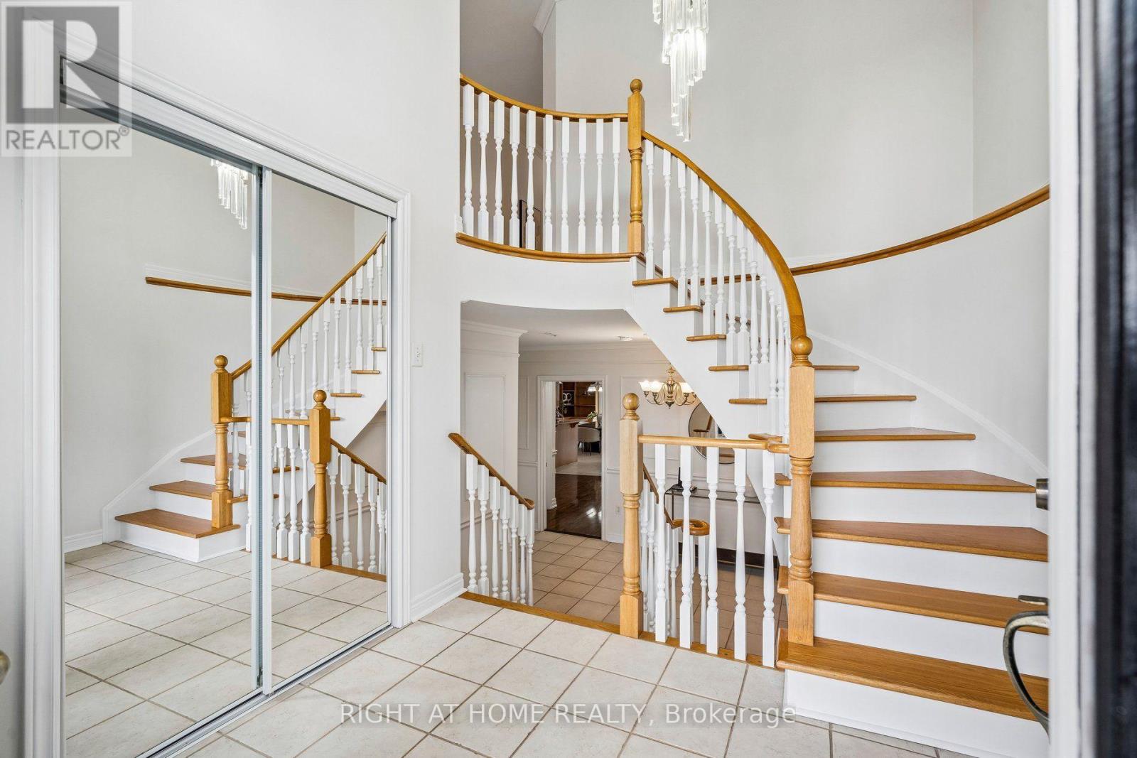 251 Sonoma Boulevard, Vaughan, Ontario  L4H 1R5 - Photo 5 - N13716362