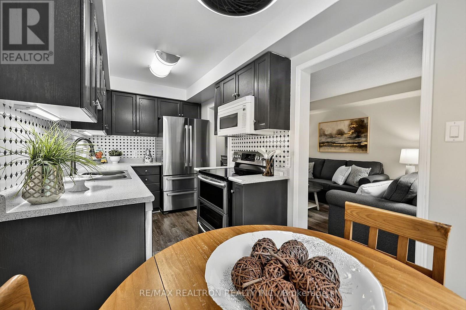 282 Ferndale Drive S, Barrie, Ontario  L4N 8J9 - Photo 21 - S13716366