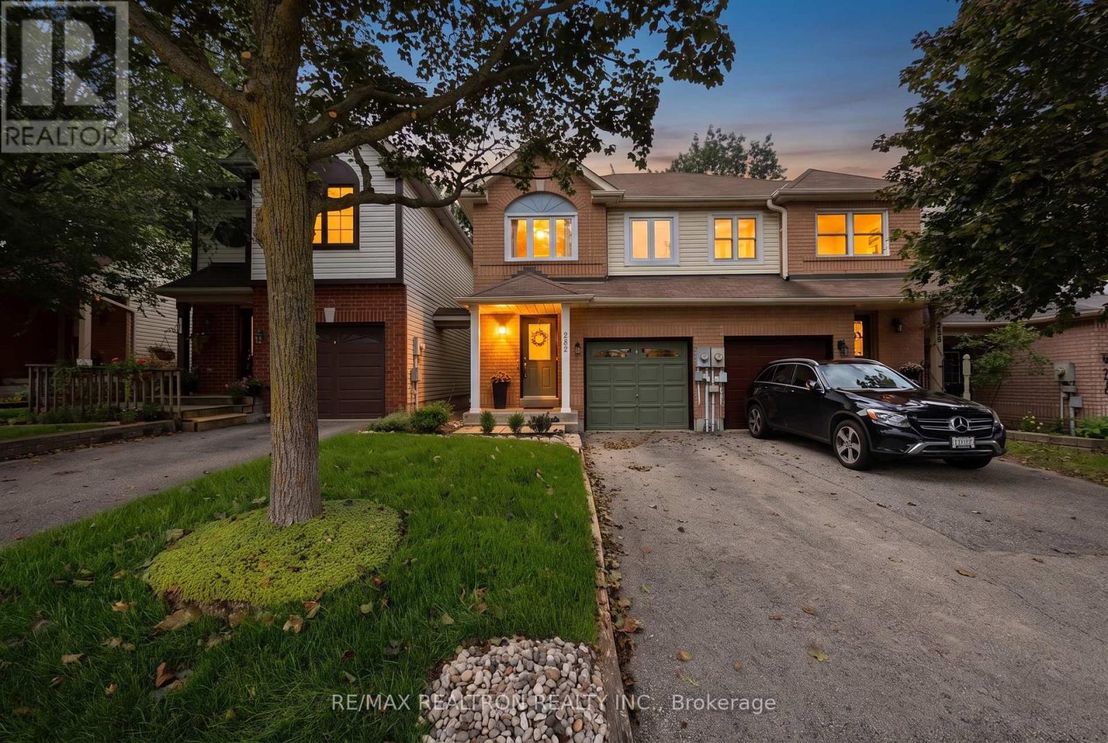 282 Ferndale Drive S, Barrie, Ontario  L4N 8J9 - Photo 3 - S13716366