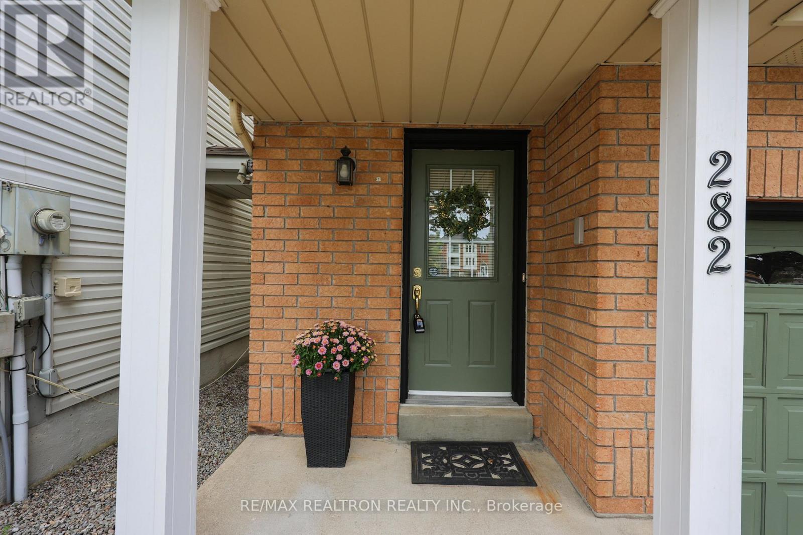282 Ferndale Drive S, Barrie, Ontario  L4N 8J9 - Photo 4 - S13716366