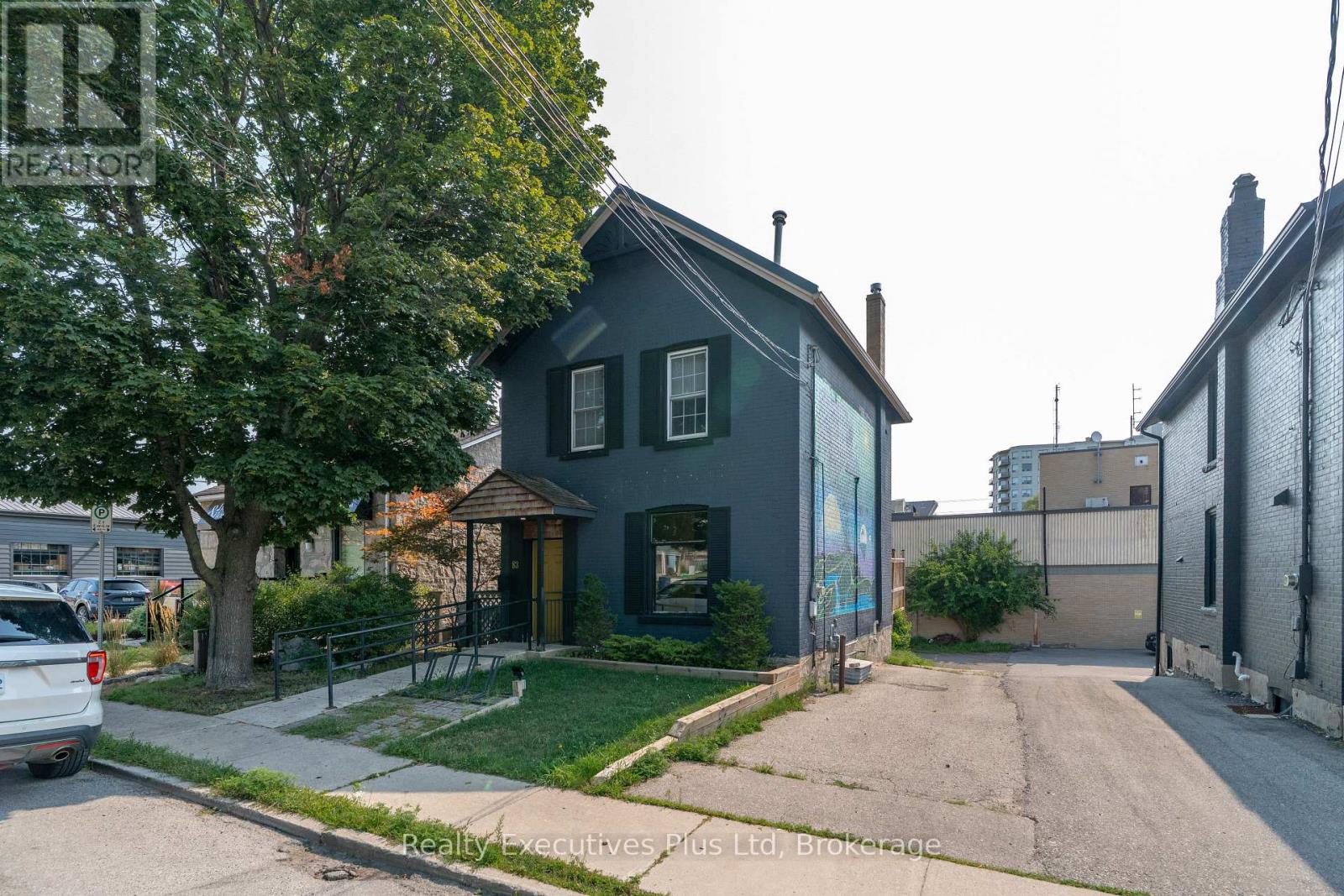 83 Surrey Street E, Guelph (Downtown), Ontario  N1H 3P7 - Photo 1 - X13716374