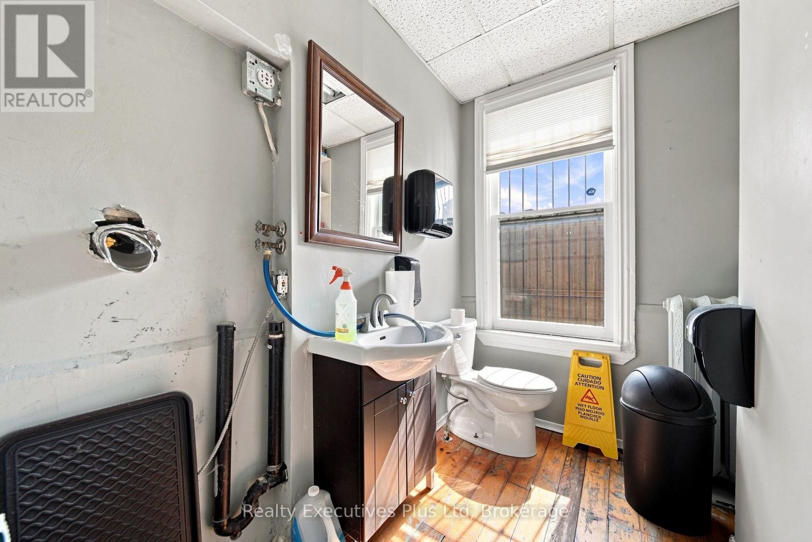 83 Surrey Street E, Guelph (Downtown), Ontario  N1H 3P7 - Photo 12 - X13716374