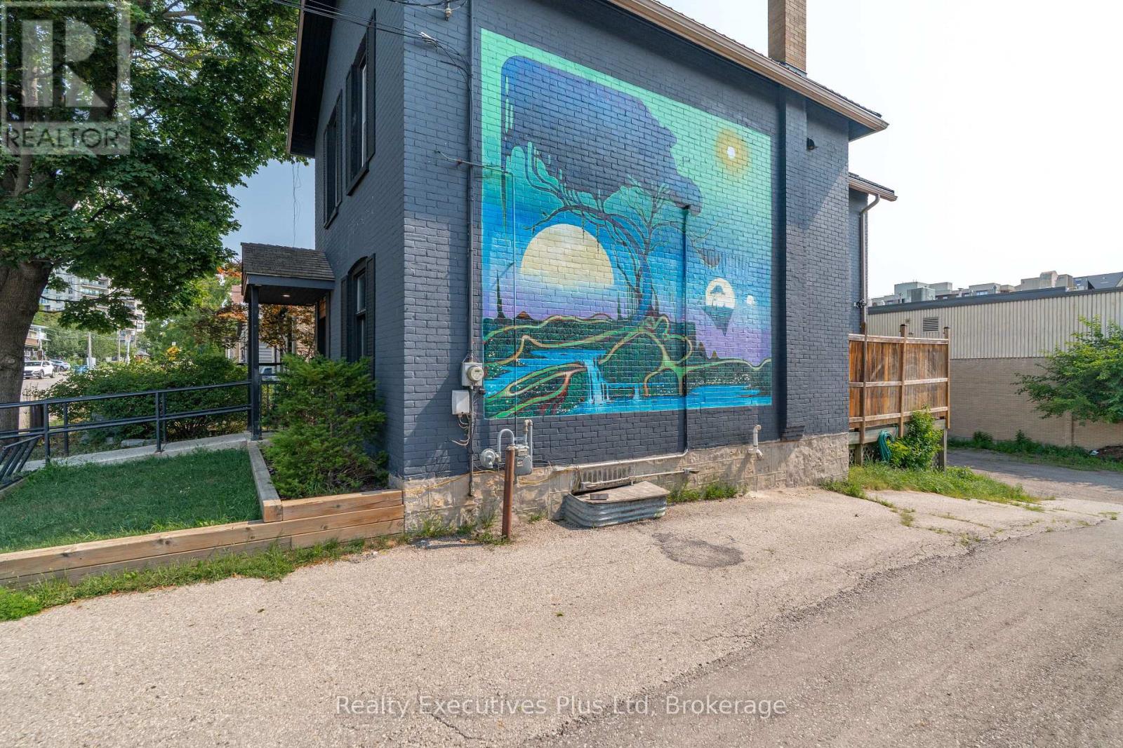 83 Surrey Street E, Guelph (Downtown), Ontario  N1H 3P7 - Photo 15 - X13716374