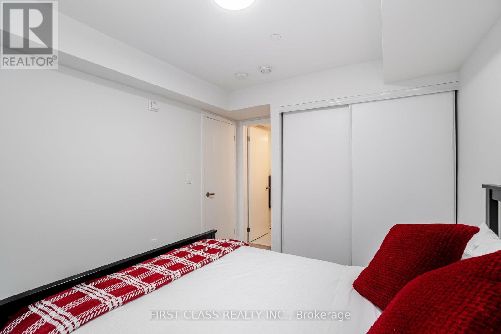 30 - 3405 Ridgeway Drive, Mississauga, Ontario  L5L 5T3 - Photo 17 - W13716304