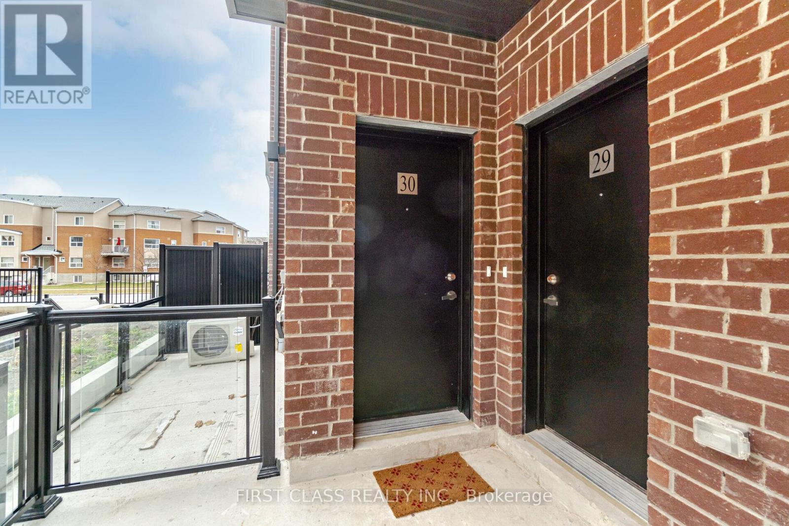 30 - 3405 Ridgeway Drive, Mississauga, Ontario  L5L 5T3 - Photo 2 - W13716304
