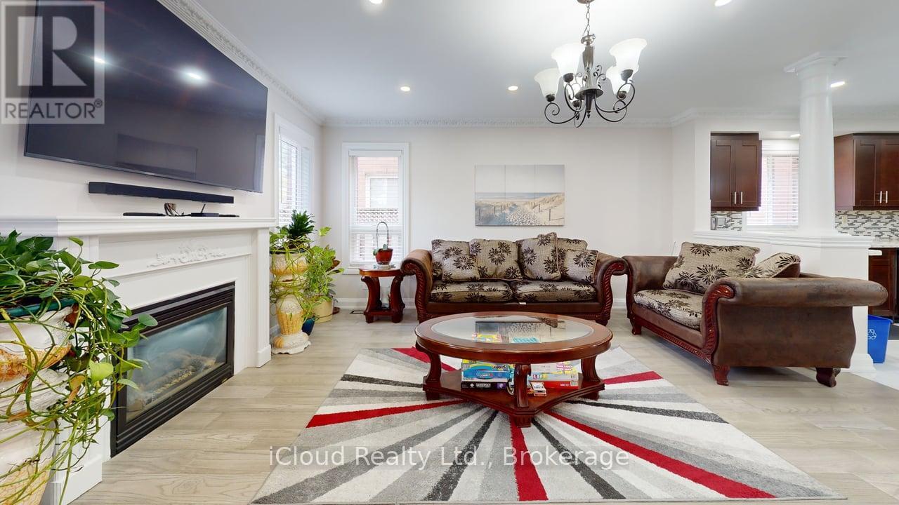71 Tufton Crescent, Brampton, Ontario  L7A 3J2 - Photo 3 - W13716340