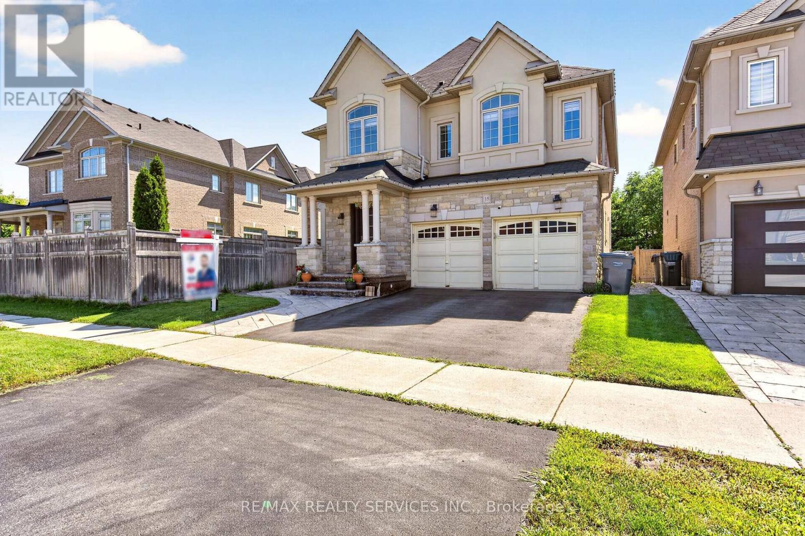 15 Bonnie Braes Drive, Brampton, Ontario  L6Y 0X5 - Photo 4 - W13716350