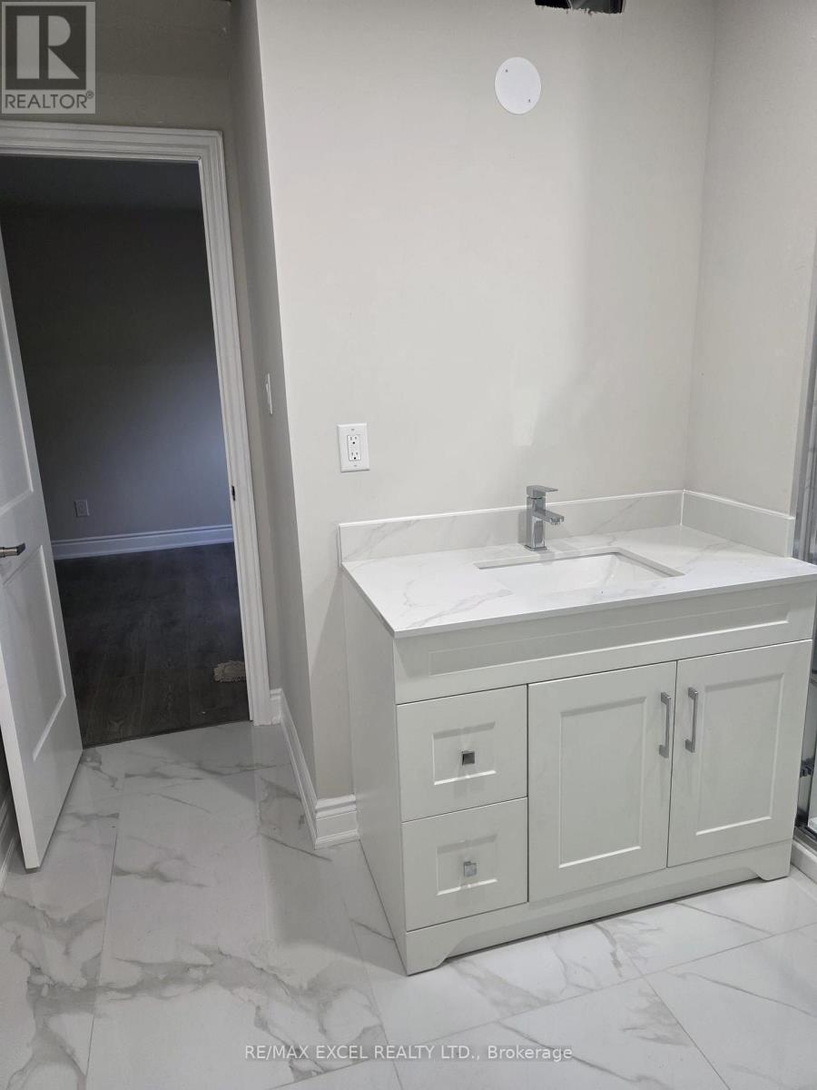 Upper Floor - 420 Winfield Terrace, Mississauga, Ontario  L5R 1P2 - Photo 12 - W13716356